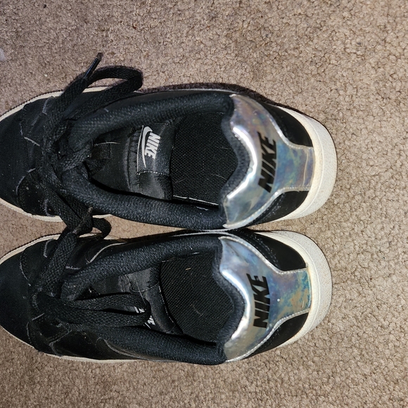 Nike Court Royale Black with Metallic Heel Women's Shoes Size 11 - Picture 2 of 3